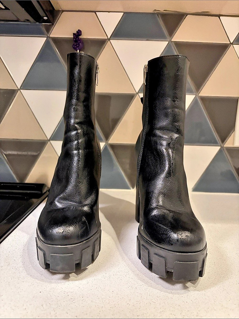 SIMMI Black Platform Heeled Boots Like New
